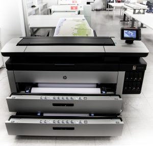 Der Grossformat­drucker HP PAGE WIDE XL 5100 ist schnell und effizient